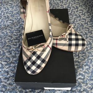 Burberry flats, Size 7 1/2B (37.5)